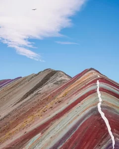 Montanha Colorida o arco-íris natural dos Andes