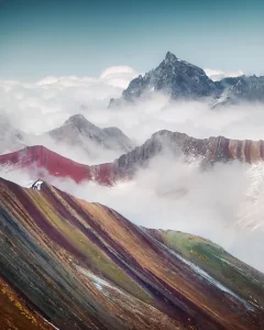 Montanha Colorida o arco-íris natural dos Andes