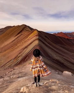 Montanha Colorida o arco-íris natural dos Andes