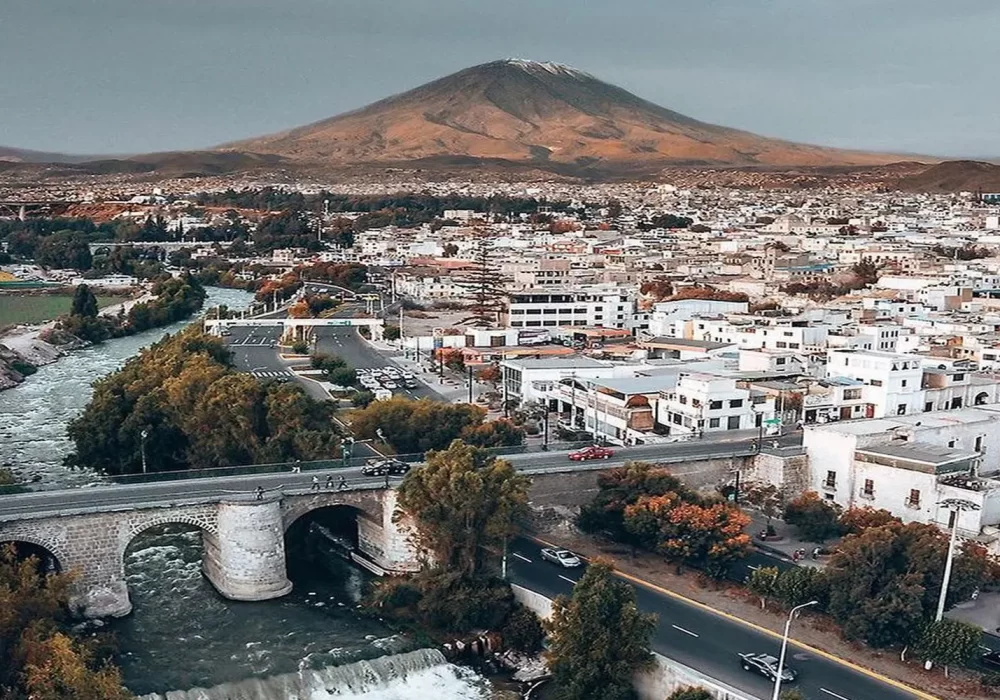 Arequipa: A Cidade Branca e o imponente Cânion do Colca – história, natureza e cultura para viajantes brasileiros